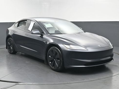 Used 2025 Tesla Model 3 Long Range image 2