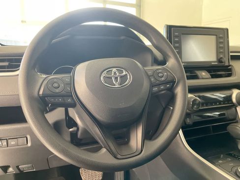 Used 2022 Toyota RAV4 LE image 14