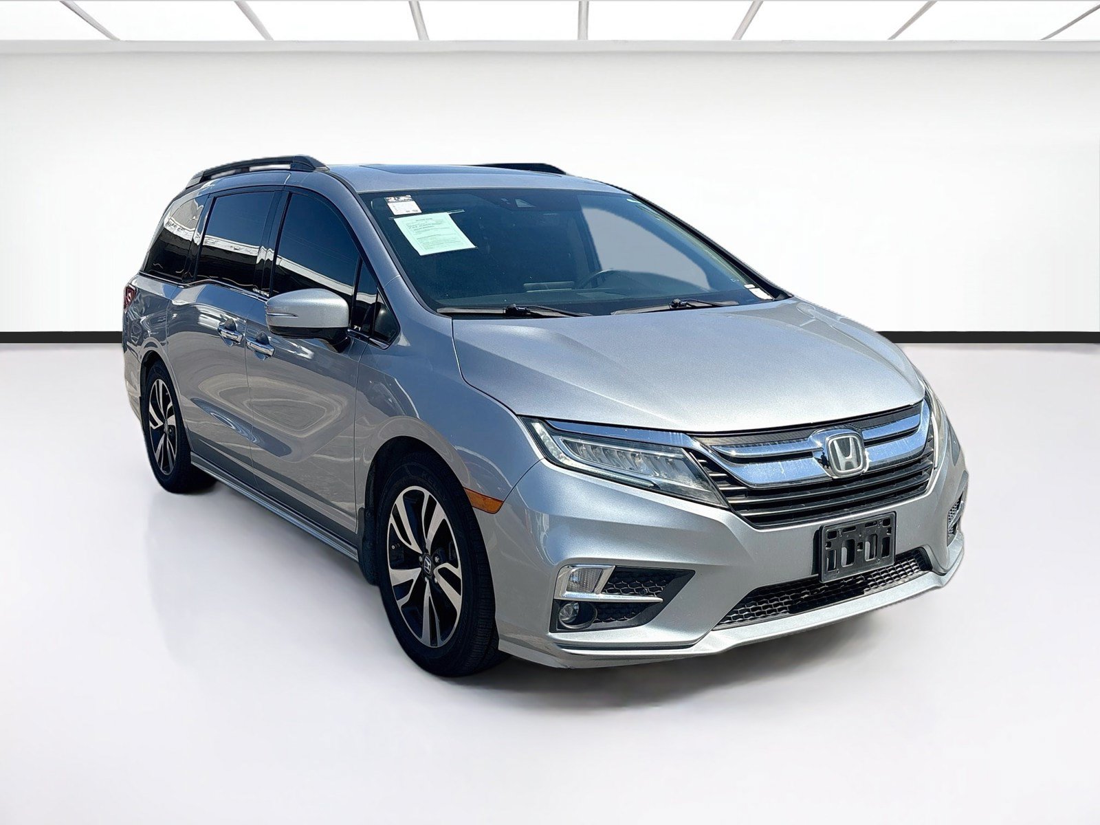 Used 2020 Honda Odyssey Elite image 3