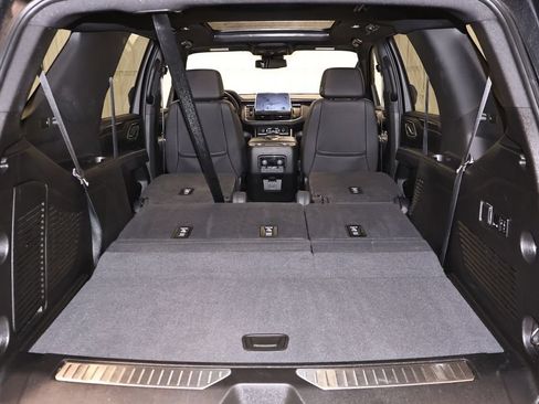 Used 2023 Chevrolet Tahoe Z71 w/ Luxury Package AWD/4WD image 46