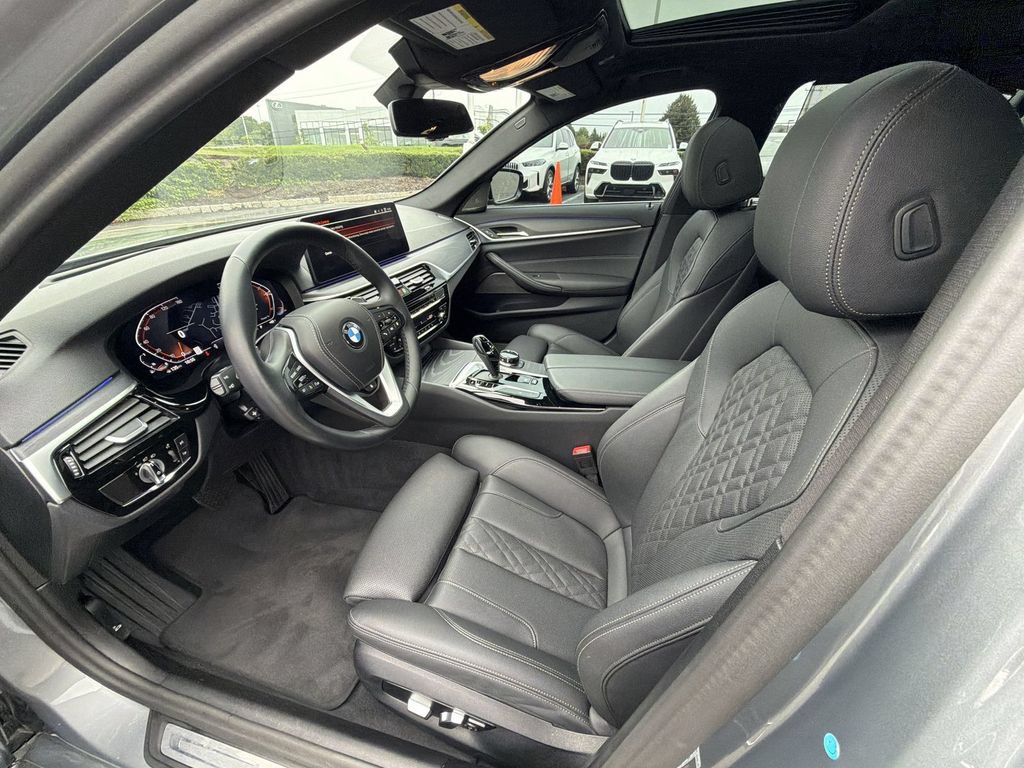Used 2023 BMW 540i xDrive AWD/4WD image 10