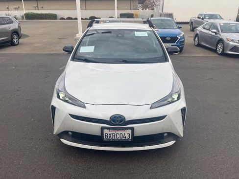 Used 2021 Toyota Prius image 2