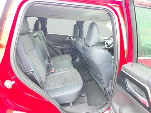 Used 2025 Mitsubishi Outlander SE AWD/4WD image 19