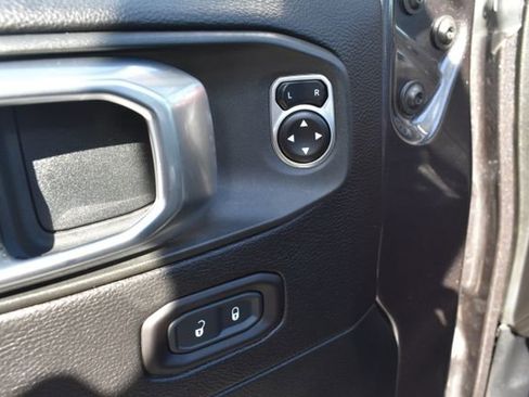 Used 2019 Jeep Wrangler Unlimited Rubicon AWD/4WD image 18