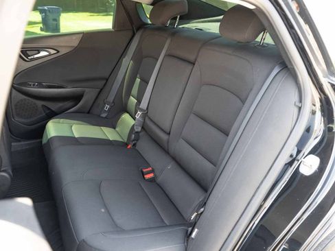 Used 2018 Chevrolet Malibu LS w/ LPO, Convenience Package 2 FWD image 15