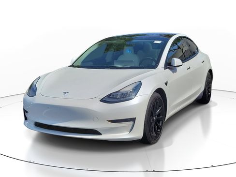 Used 2021 Tesla Model 3 Standard Range Plus RWD image 3