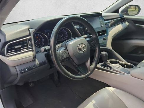Used 2021 Toyota Camry SE FWD image 9