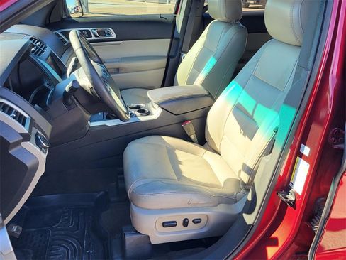 Used 2013 Ford Explorer XLT image 17