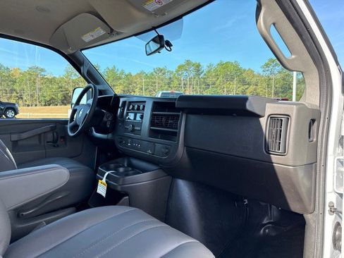 New 2025 Chevrolet Express 2500 image 10