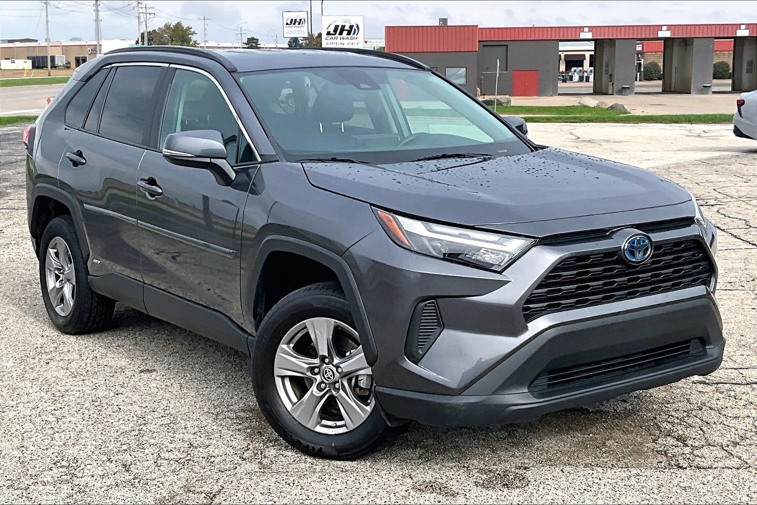Used 2024 Toyota RAV4 LE AWD/4WD image 36