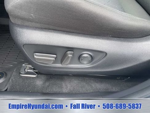 Used 2021 Toyota RAV4 XLE w/ Protection Package (TMS) AWD/4WD image 20