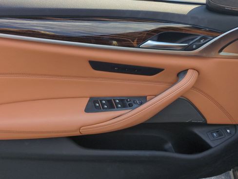 Certified 2023 BMW 530e xDrive w/ Premium Package image 14