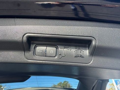 Used 2022 Ford Explorer XLT w/ Equipment Group 202A image 24