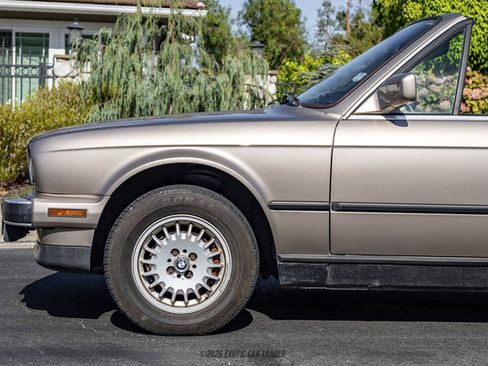 Used 1989 BMW 325i Convertible RWD image 4