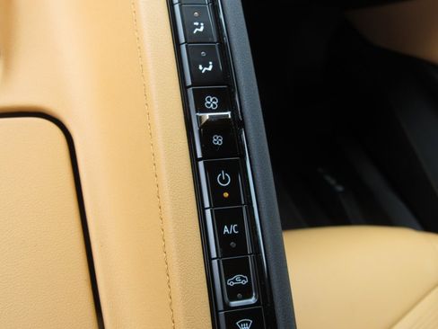 Used 2020 Chevrolet Corvette Stingray Preferred Cpe w/ 2LT Preferred Equipment Group image 27