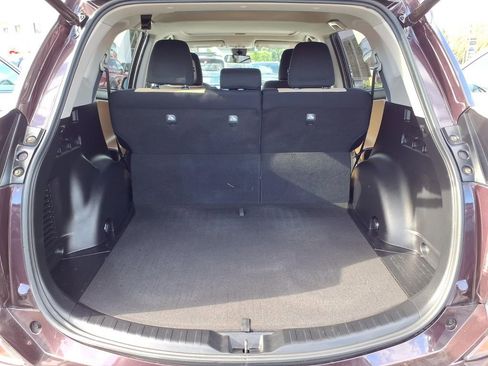Used 2018 Toyota RAV4 XLE AWD/4WD image 24