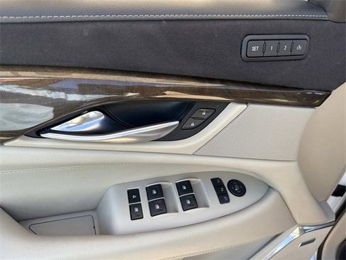 Used 2018 Cadillac Escalade ESV Premium Luxury image 21