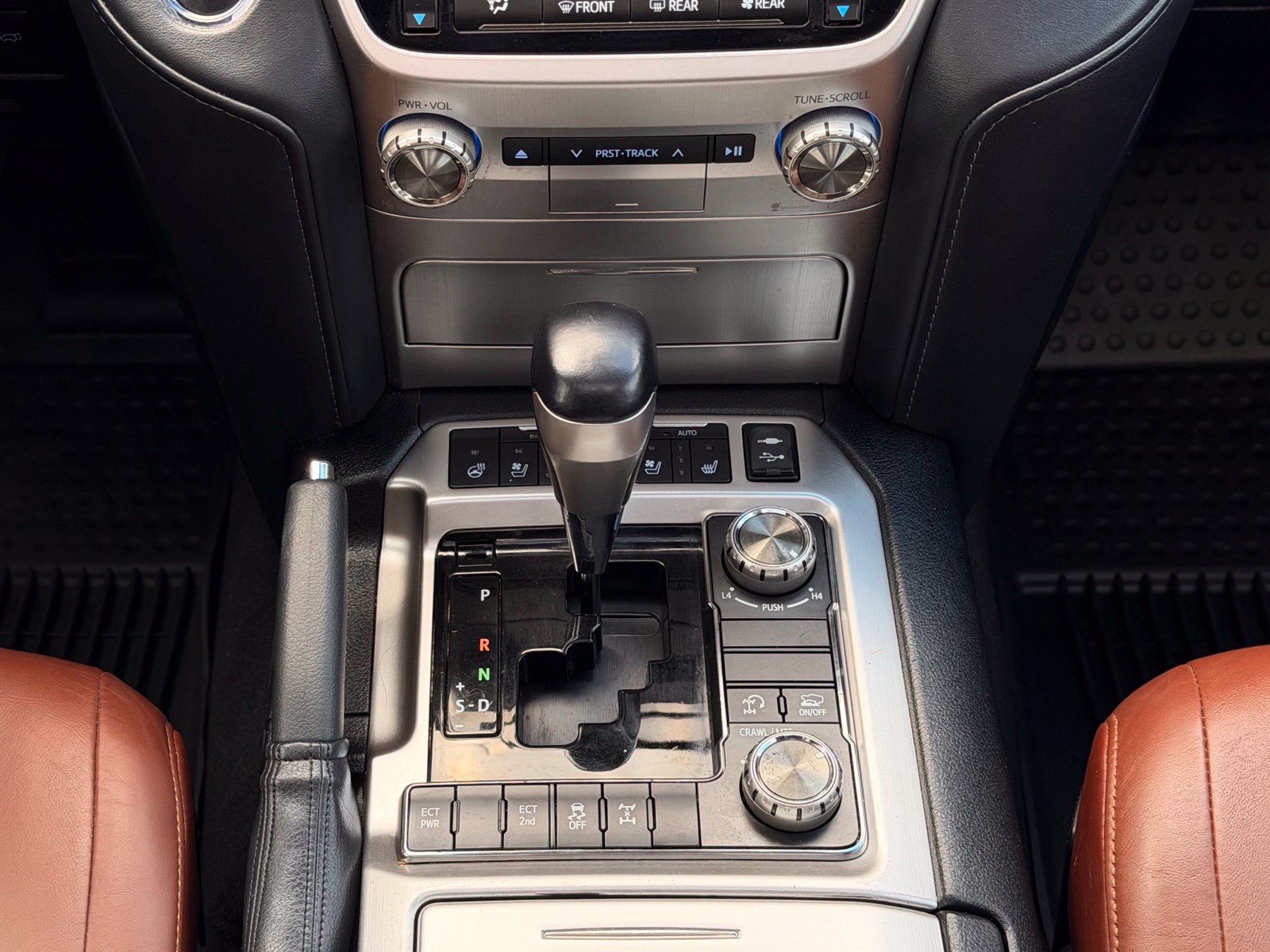 Used 2020 Toyota Land Cruiser AWD/4WD image 32