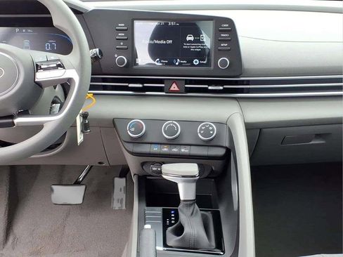 New 2026 Hyundai Elantra SE FWD image 12