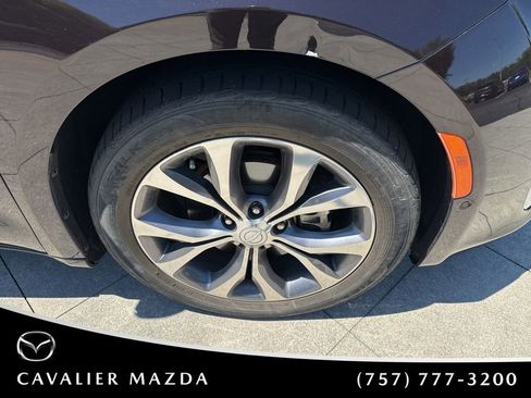 Used 2017 Chrysler Pacifica Limited w/ UConnect Theater Package FWD image 21