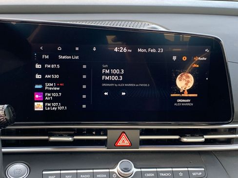 Used 2025 Hyundai Elantra Limited image 21