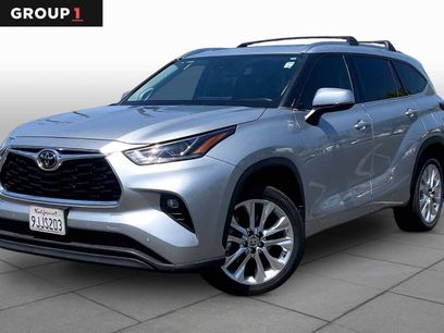 Used 2023 Toyota Highlander Limited