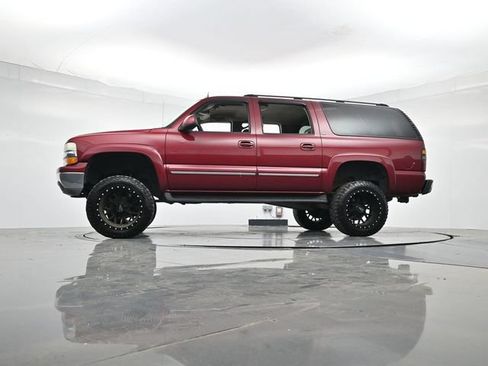 Used 2004 Chevrolet Suburban LT w/ Preferred Equipment Group RWD image 37