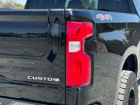 Used 2021 Chevrolet Silverado 1500 Custom w/ Safety Confidence Package AWD/4WD image 13