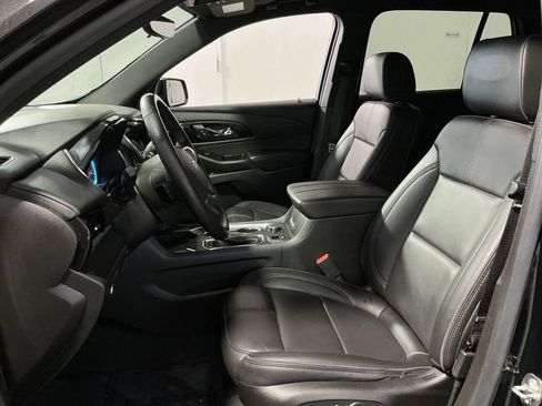 Used 2023 Chevrolet Traverse RS AWD/4WD image 14