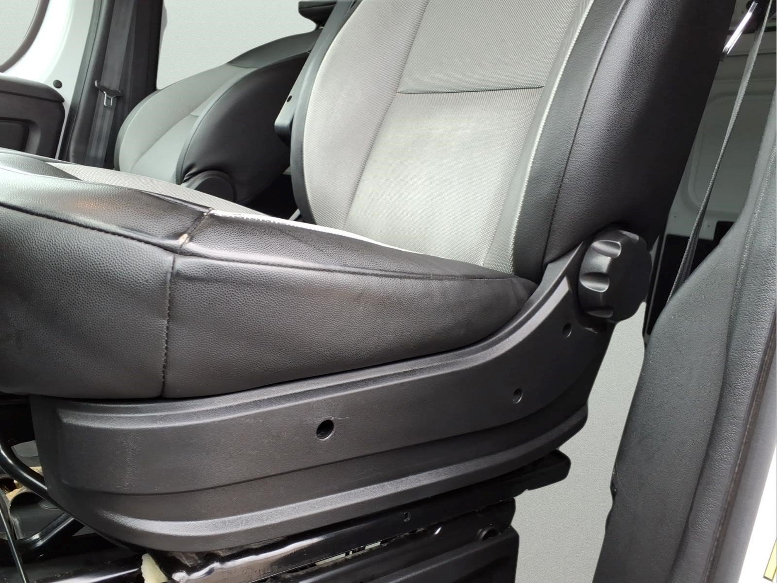 Used 2025 RAM ProMaster 2500 w/ Convenience Group FWD image 21