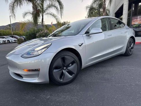 Used 2018 Tesla Model 3 Long Range image 17
