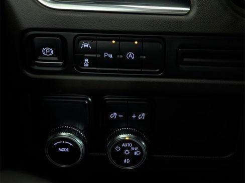 Used 2023 GMC Yukon SLT image 16