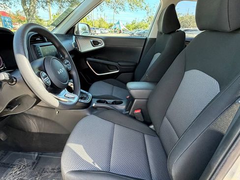 Used 2024 Kia Soul LX w/ Option Group 015 FWD image 19