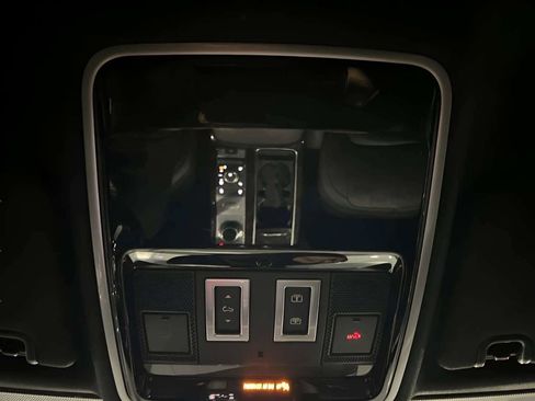 Used 2018 Land Rover Range Rover Long Wheelbase Supercharged AWD/4WD image 34