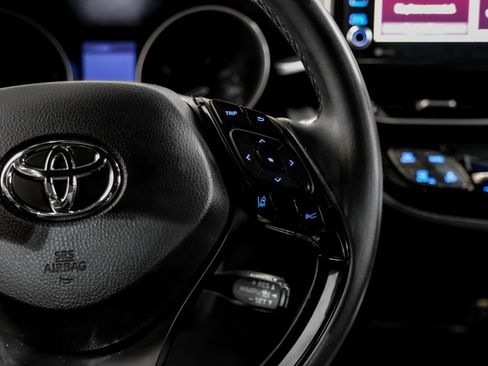 Used 2019 Toyota C-HR XLE image 24