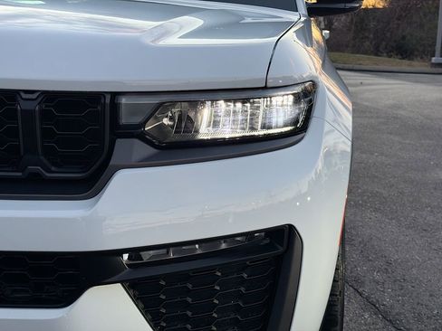 New 2026 Jeep Grand Cherokee Limited w/ Limited Altitude Package image 11