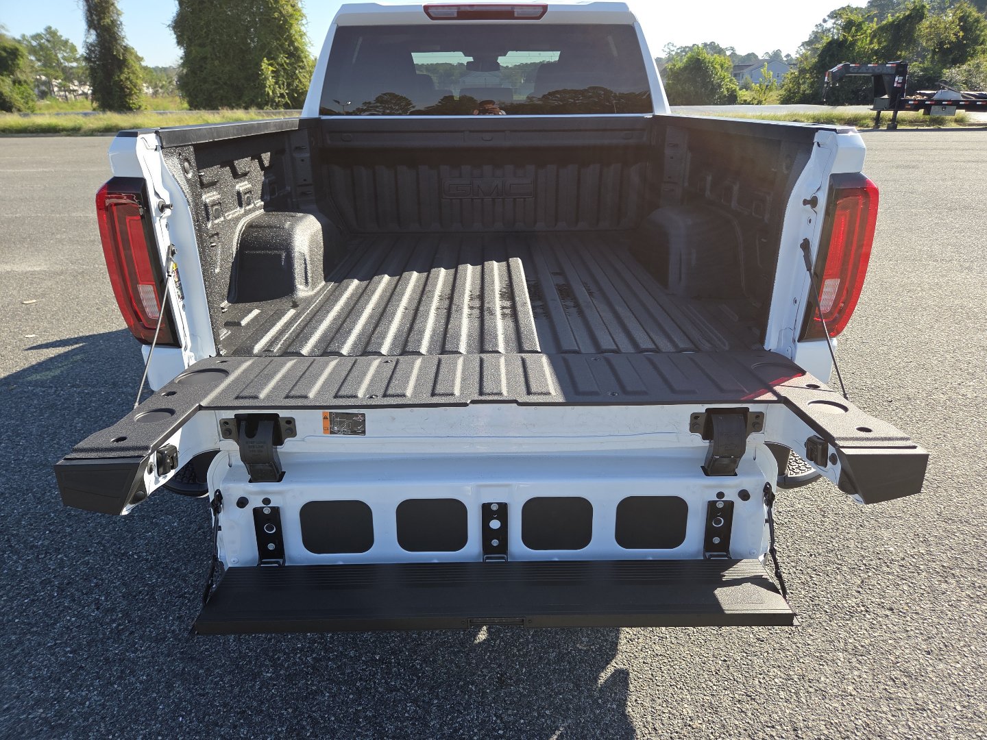 New 2026 GMC Sierra 1500 SLT AWD/4WD image 19