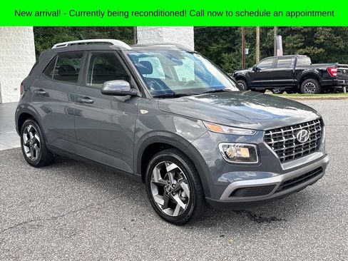 Used 2024 Hyundai Venue SEL FWD image 21