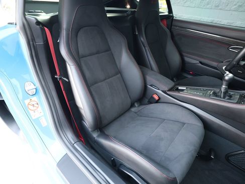 Used 2024 Porsche 718 Cayman GTS RWD image 33