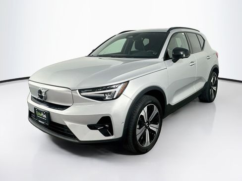 Used 2023 Volvo XC40 Recharge Plus AWD/4WD image 3
