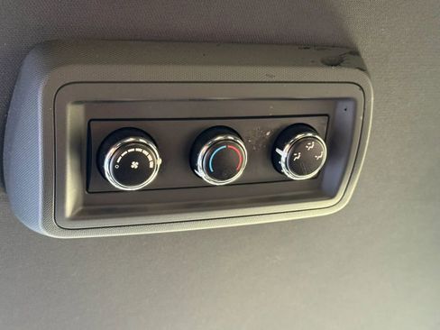 Used 2016 Dodge Grand Caravan SE FWD image 29