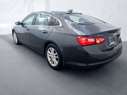 Used 2017 Chevrolet Malibu LT image 3