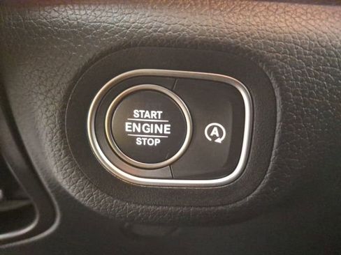 Used 2025 Mercedes-Benz GLE 350 4MATIC image 29