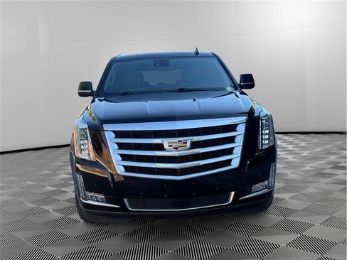 Used 2020 Cadillac Escalade Premium Luxury AWD/4WD image 8