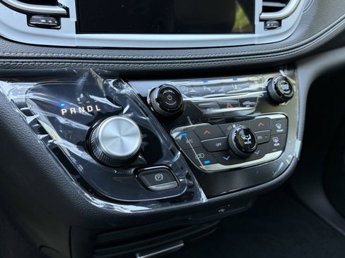 New 2026 Chrysler Pacifica Select image 23