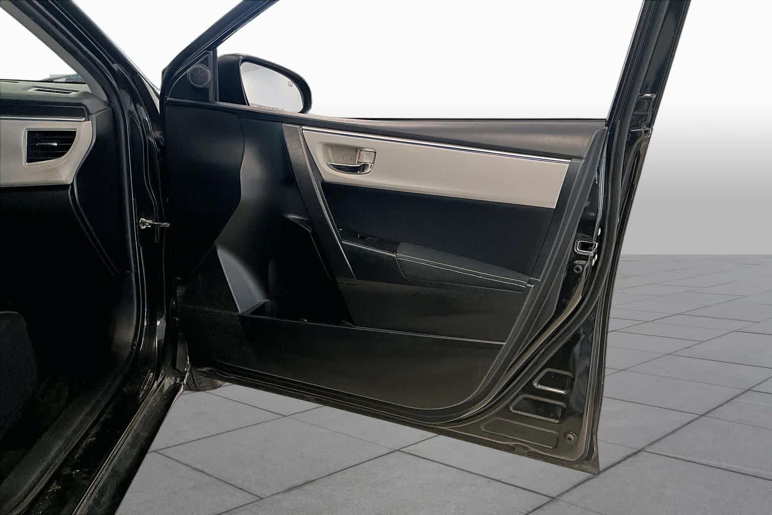 Used 2016 Toyota Corolla LE FWD image 21