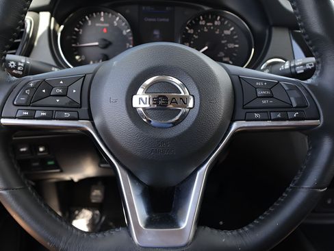 Used 2019 Nissan Rogue SV FWD image 20