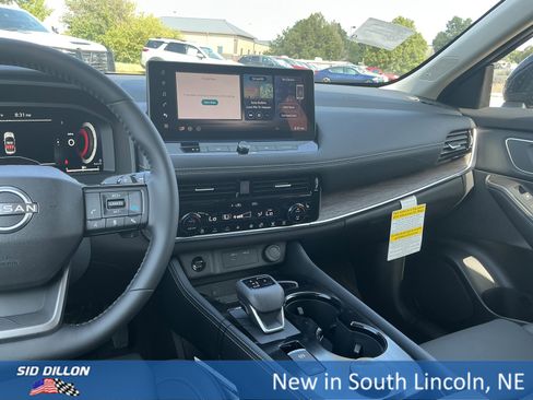 New 2025 Nissan Rogue Platinum w/ Tech Package image 7