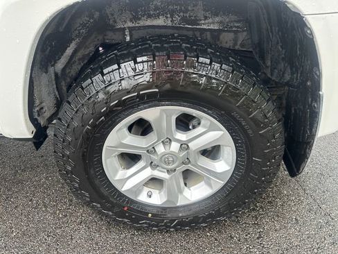 Used 2015 Toyota 4Runner SR5 Premium RWD image 9
