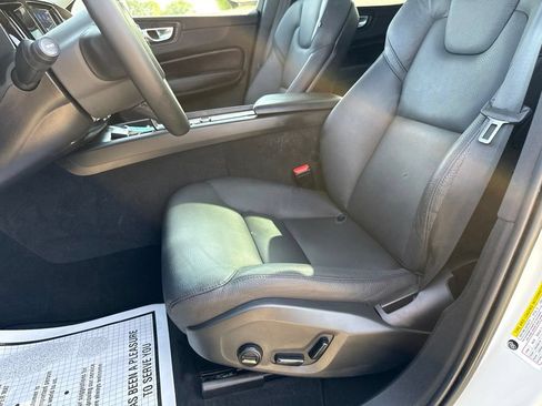 Used 2023 Volvo XC60 B5 Plus FWD image 7